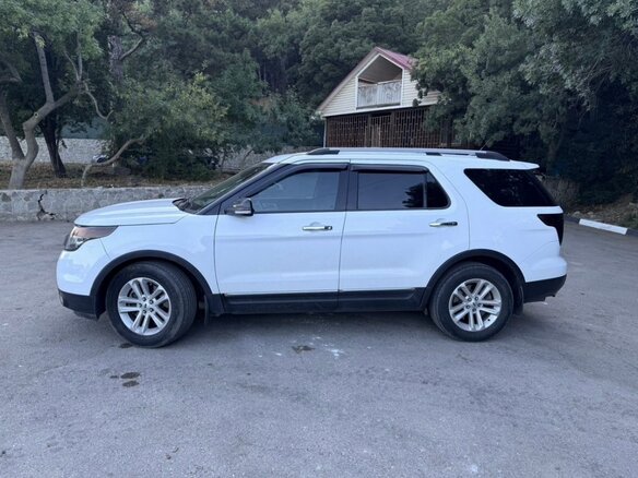 2013 Ford Explorer V, белый, 1900000 рублей - вид 3