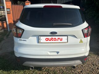2017 Ford Kuga II Рестайлинг, белый, 1750000 рублей, вид 4