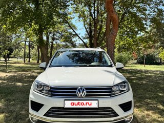 2015 Volkswagen Touareg II Рестайлинг, белый, 2800000 рублей, вид 1