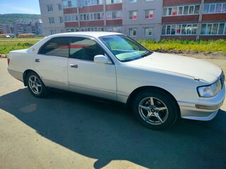 1995 Toyota Crown IX (S140), белый, 690000 рублей, вид 2