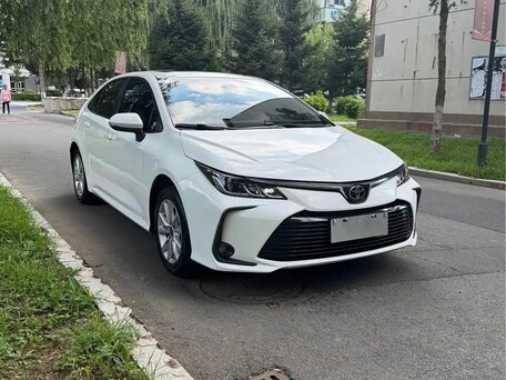 2023 Toyota Corolla XII (E210), белый, 1550000 рублей, вид 3