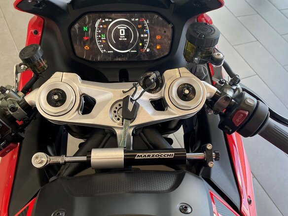 2026 QJMotor SRK 921 RR, красный, 1095000 рублей - вид 10