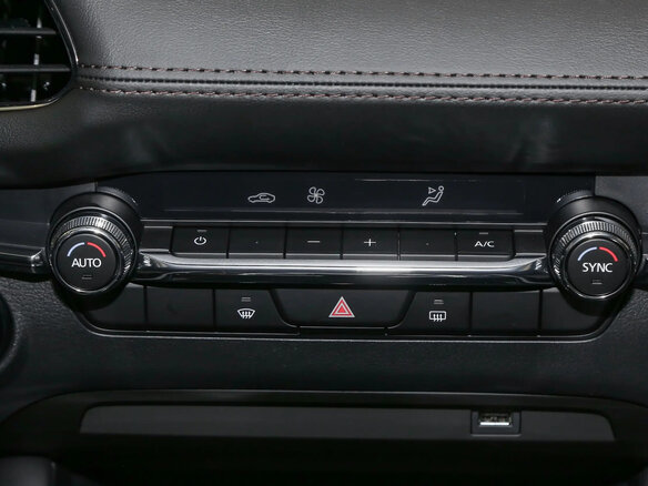 2025 Mazda 3 Axela IV (BP), красный, 2225000 рублей - вид 14