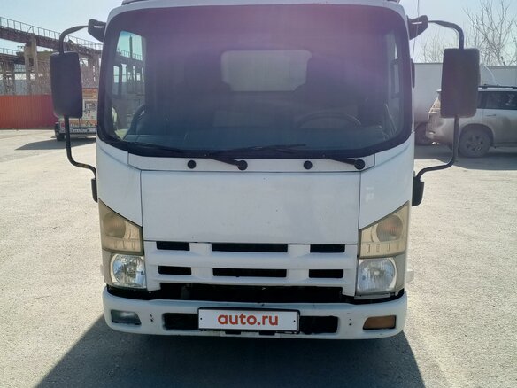 2017 Isuzu Elf (N-series), белый, 2000000 рублей
