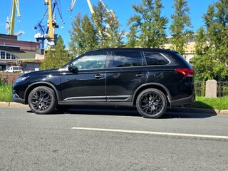 2020 Mitsubishi Outlander III Рестайлинг 3, чёрный, 1850000 рублей, вид 5