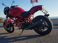 2000 Ducati Monster 400, красный - вид 3