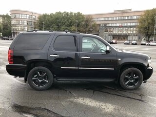 2013 Chevrolet Tahoe 6AT III, чёрный, 2600000 рублей, вид 3