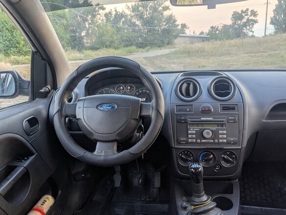 2008 Ford Fiesta Mk5, чёрный, 380000 рублей - вид 9