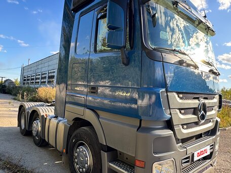 2016 Mercedes-Benz Actros, синий, 5000000 рублей, вид 1