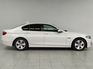 2013 BMW 5 серии 528i xDrive VI (F10/F11/F07) Рестайлинг, белый, 2326000 рублей, вид 4