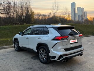 2021 Toyota RAV4 V (XA50), белый, 3700000 рублей, вид 3