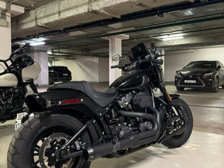 2018 Harley-Davidson Fat Bob, чёрный, 2000000 рублей, вид 3