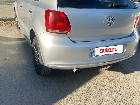 2010 Volkswagen Polo V, серебристый, 675000 рублей - вид 12