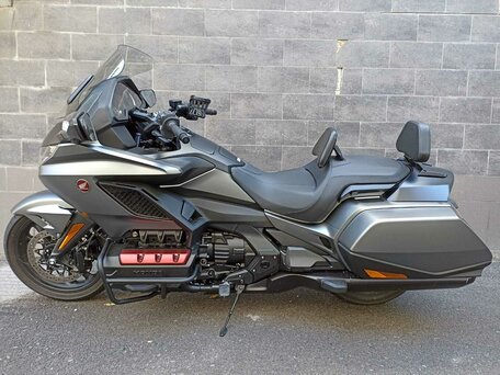 2024 Honda GL 1800 Gold Wing, серебристый, 2399000 рублей, вид 2