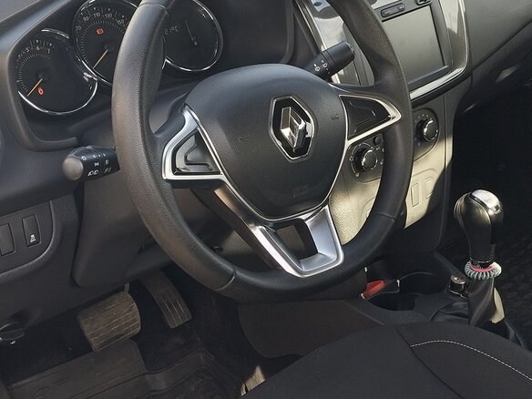 2020 Renault Logan Stepway II Рестайлинг, белый, 1190000 рублей - вид 6