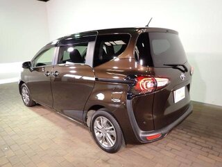 2021 Toyota Sienta II Рестайлинг, коричневый, 1120000 рублей, вид 3