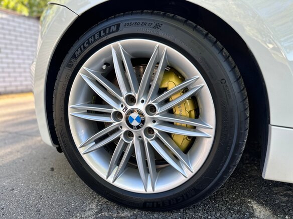 2012 BMW 1 серии 120d I (E82/E88) Рестайлинг 2, белый, 2499999 рублей - вид 16