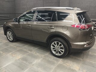 2017 Toyota RAV4 IV (XA40) Рестайлинг, коричневый, 2100000 рублей, вид 3