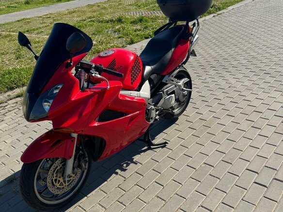 2005 Honda VFR 800, красный, 400000 рублей - вид 1
