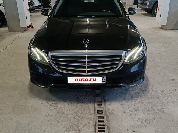 2017 Mercedes-Benz E-Класс 200 V (W213, S213, C238), чёрный, 2600000 рублей - вид 1