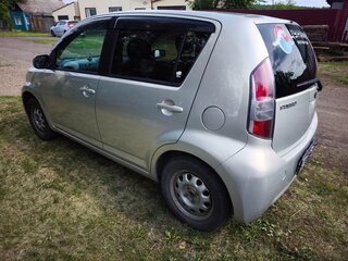 2005 Toyota Passo I (C10), серебристый, 580000 рублей, вид 4