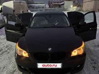 2009 BMW 5 серии 525i V (E60/E61) Рестайлинг, чёрный, 1400000 рублей, вид 5