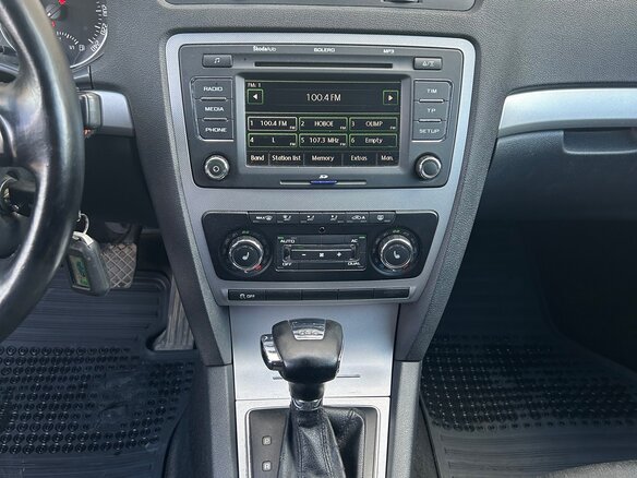 2010 Skoda Octavia II (A5) Рестайлинг, серый, 870000 рублей - вид 22