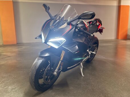 2021 Ducati Panigale V4, чёрный, 2500000 рублей, вид 3