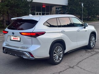 2021 Toyota Highlander IV (XU70), белый, 5990000 рублей, вид 3