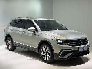 2023 Volkswagen Tiguan L II Рестайлинг (China Market), серебристый, 2130000 рублей, вид 3