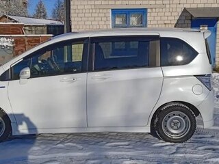 2013 Honda Freed I Рестайлинг, белый, 1280000 рублей, вид 4