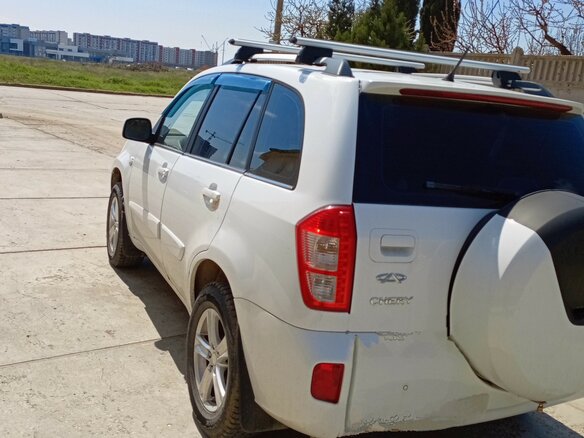 2013 Chery Tiggo (T11) I Рестайлинг (FL), белый, 560000 рублей - вид 3