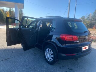 2013 Volkswagen Tiguan I Рестайлинг, чёрный, 1770000 рублей, вид 3