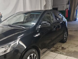 2014 Kia Rio 5-speed III, чёрный, 850000 рублей, вид 3