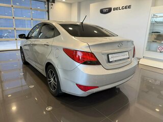 2014 Hyundai Solaris I Рестайлинг, серебристый, 709000 рублей, вид 2