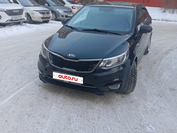 2016 Kia Rio III Рестайлинг, чёрный, 700000 рублей - вид 1