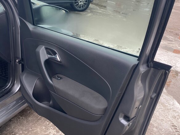 2010 Volkswagen Polo V, серый, 600000 рублей - вид 10