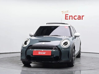 2022 Mini Hatch Cooper III (F55/F56) Рестайлинг 2, серый, 1700000 рублей, вид 2
