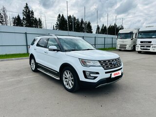 2016 Ford Explorer V Рестайлинг, белый, 2250000 рублей, вид 3