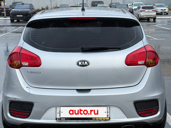 2016 Kia Ceed II Рестайлинг, серебристый, 1250000 рублей - вид 5