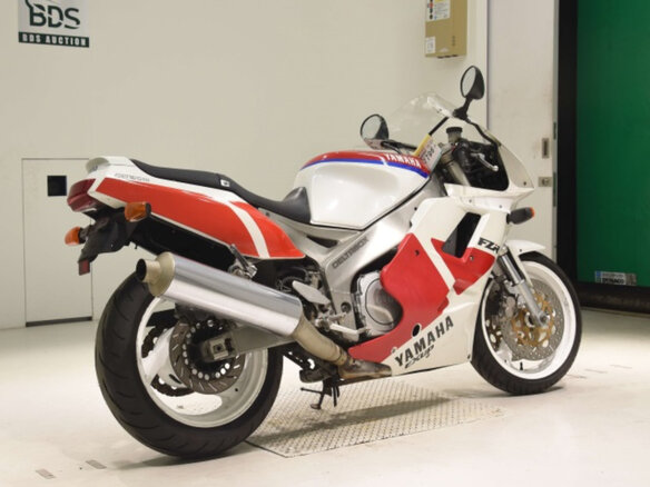 1991 Yamaha FZR1000, белый - вид 4