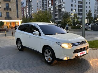 2012 Mitsubishi Outlander III, белый, 1150000 рублей, вид 1