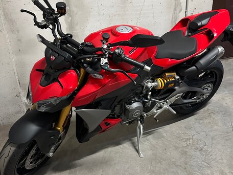 2025 Ducati Streetfighter V2, красный, 2400000 рублей, вид 3
