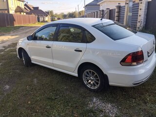 2015 Volkswagen Polo V Рестайлинг, белый, 850000 рублей, вид 5
