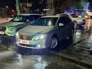 2013 Toyota Camry VII (XV50), серебристый, 1550000 рублей, вид 2