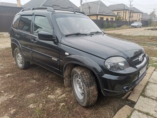 2017 Chevrolet Niva I Рестайлинг, чёрный, 720000 рублей, вид 3
