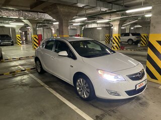2010 Opel Astra J, белый, 820000 рублей, вид 3
