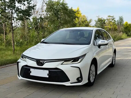 2023 Toyota Corolla XII (E210), белый, 1600000 рублей, вид 1