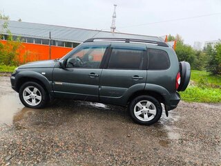 2017 Chevrolet Niva I Рестайлинг, серый, 800000 рублей, вид 2