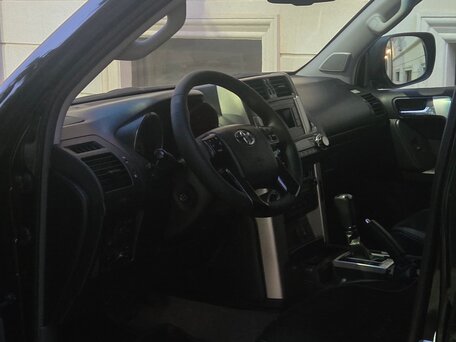 2010 Toyota Land Cruiser Prado 150 Series, чёрный, 2500000 рублей, вид 4